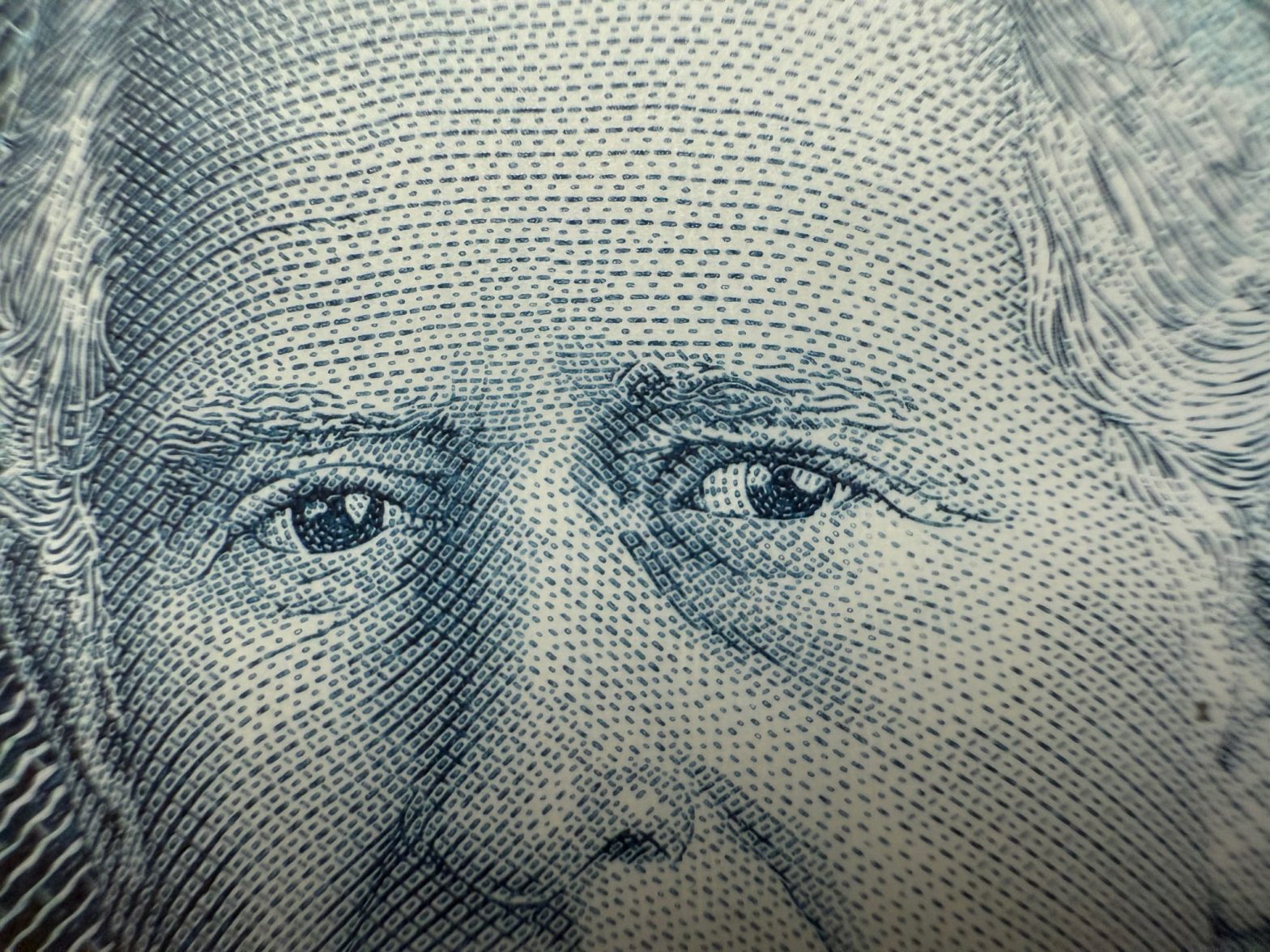 Charles III fiver detail