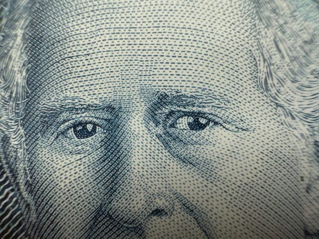 Charles III fiver detail
